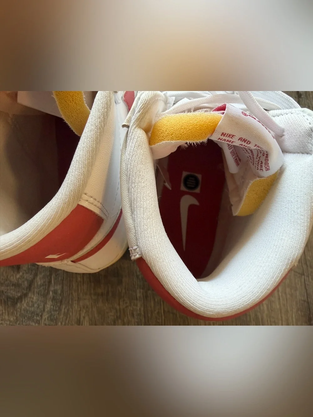 Nike Blazer mid 77 Women’s High-Top Sneakers red stardust Size 8.5